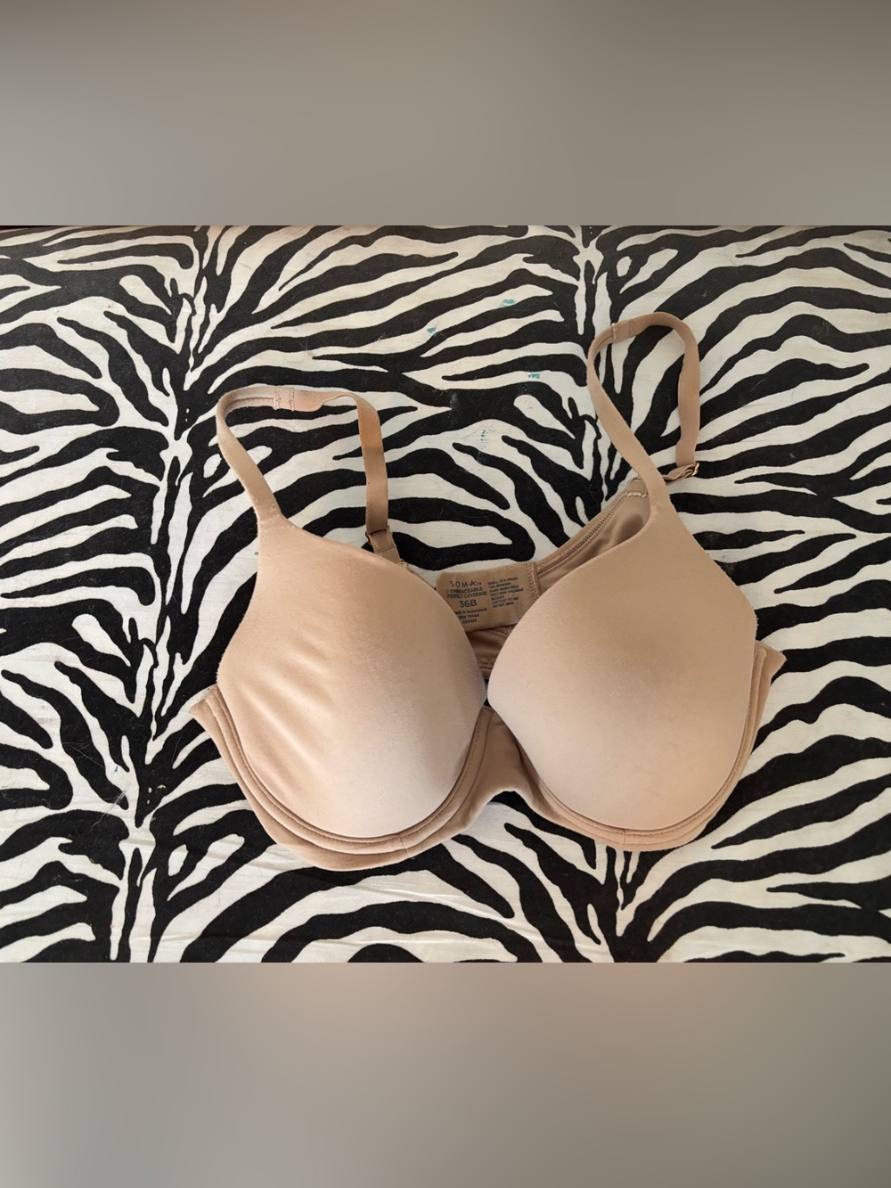 ‼️BUNDLE‼️ various sports bras and t-shirt bra - Picture 4 of 5